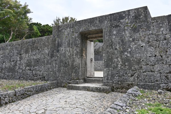 玉陵：陵墓の入り口