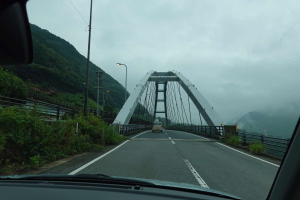 県道の橋