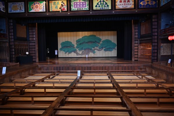 八千代座(3)：客席から