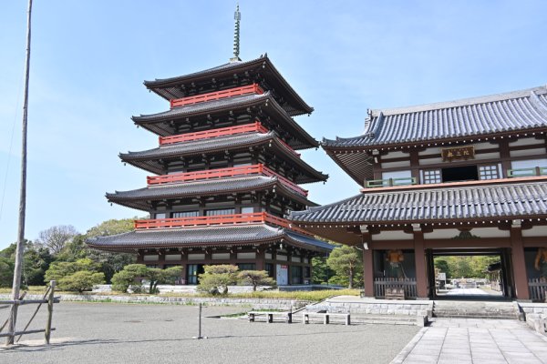 蓮華院誕生寺：五重塔