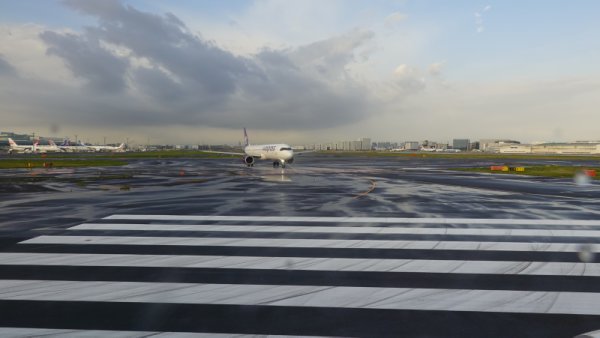 JAL623便：A滑走路