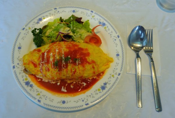 １日目の昼食：オムライス
