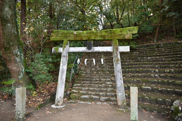 湯築城跡(5)：岩崎神社