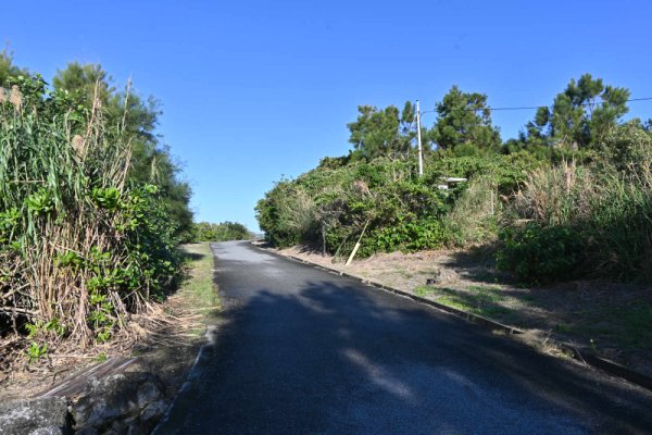 島一周道路エンド方向へ