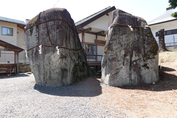 三ッ石神社(2)