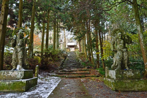 両子寺(2)：仁王像