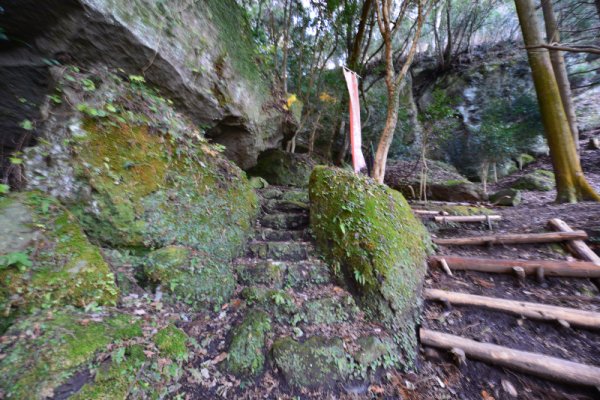 かまどヶ岩：階段