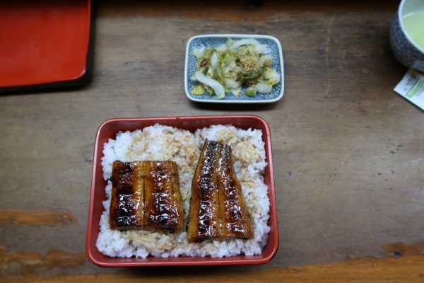 １日目の夕食：うな重