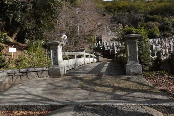 奥之院への山道(1)