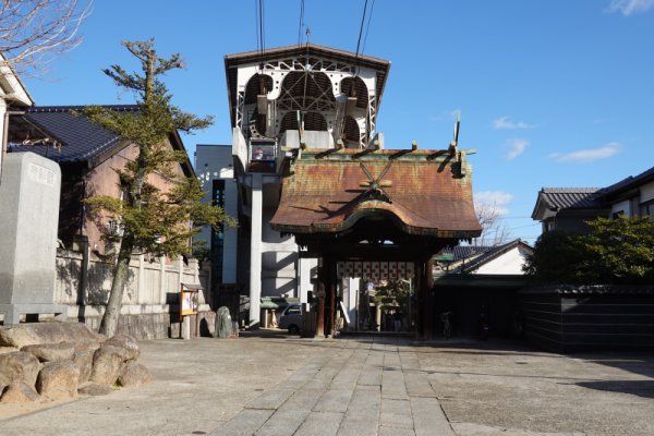 艮(うしとら)神社：二の鳥居