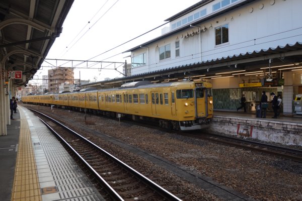 山陽本線：尾道駅(115系)