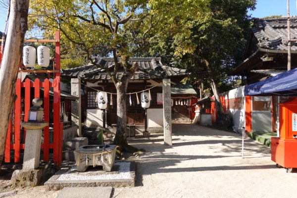 三蔵稲荷神社：神社