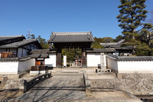 福山八幡宮：東門