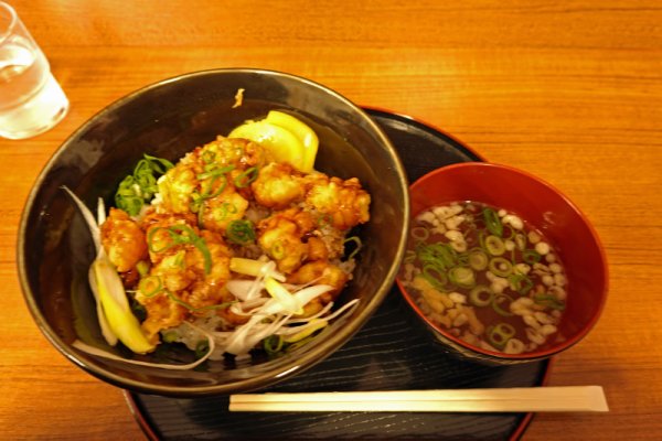 ２日目の昼食：タコ天丼