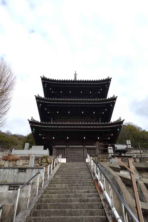 松寿寺：三重の塔