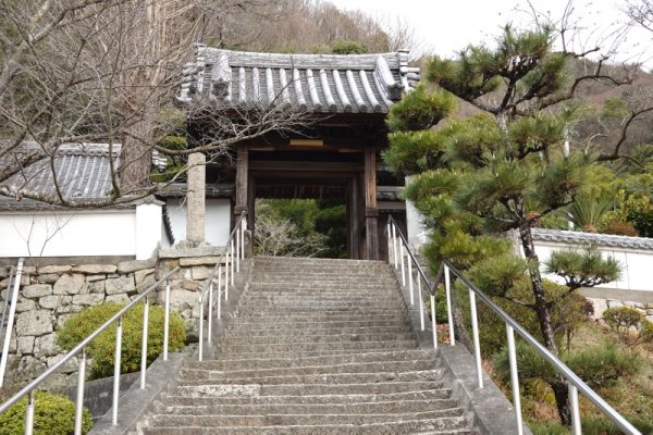 観音寺：山門