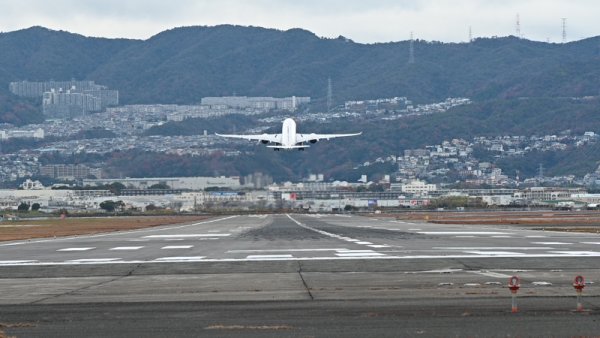 千里川土手(4)：JA2087便