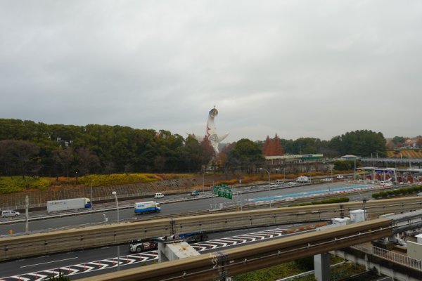 万博記念公園駅に到着