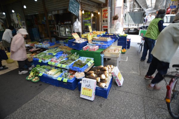 尾道本通り商店街：朝市？