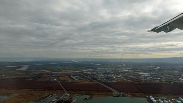 海岸線と平行に飛行