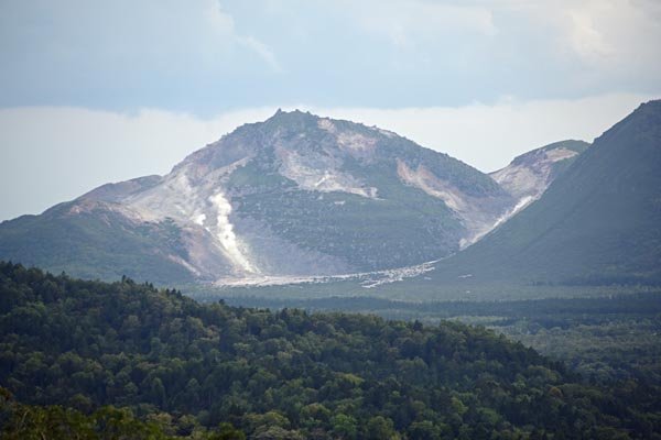 野上峠からの硫黄山