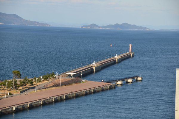 高松築港(8)：玉藻防波堤と赤灯台