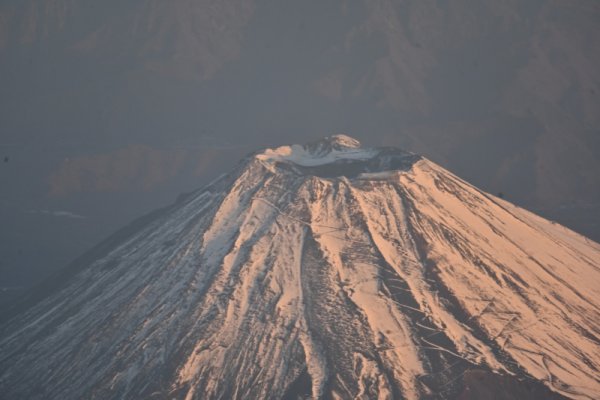 JAL0641便の機内から：富士山(1)