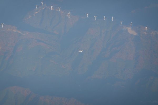 JAL0641便の機内から：志摩半島とタイ航空