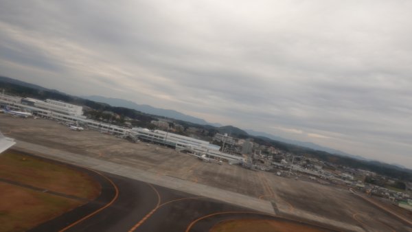 JAL3793便の機内から：離陸上昇中