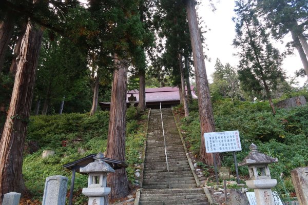 本道寺湯殿山神社(2)