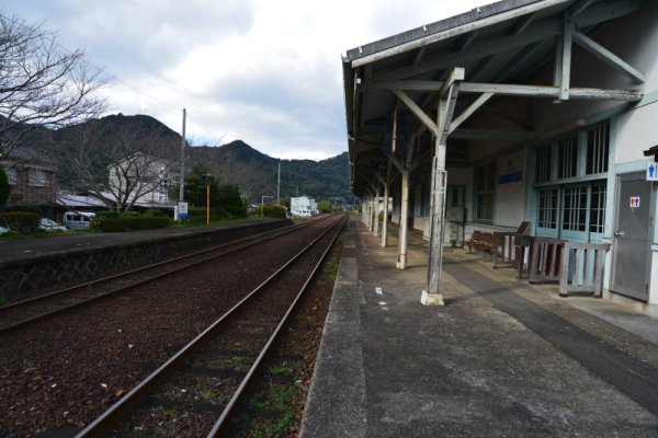 萩駅(2)：プラットホーム