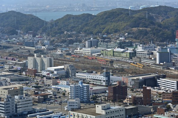 海峡ゆめタワー：下関駅