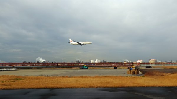 JAL291便：整備場前誘導路