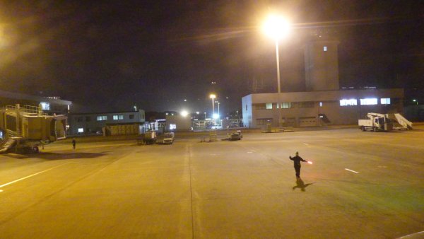 JAL290便：駐機場