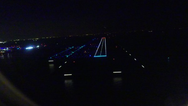 JAL291便：羽田空港D滑走路