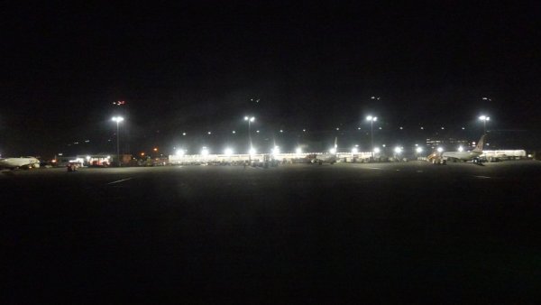 JAL291便：空港ターミナル