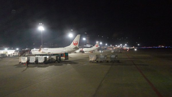 JAL291便：スポットに到着