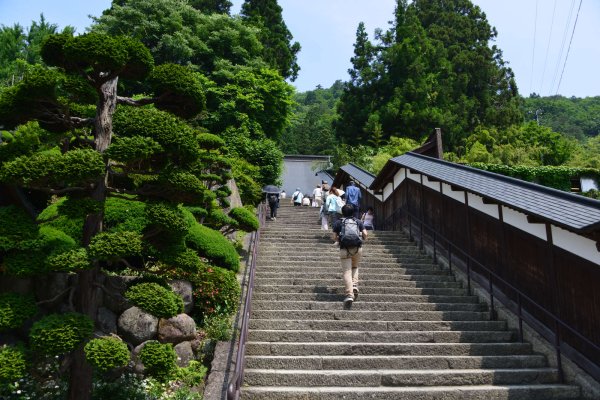 山寺(5)：石段