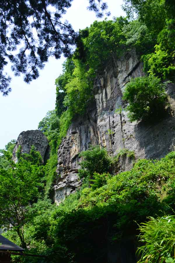 山寺(15)：せみ塚の近く