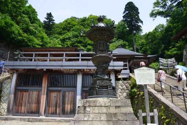 山寺(20)：奥之院の手前