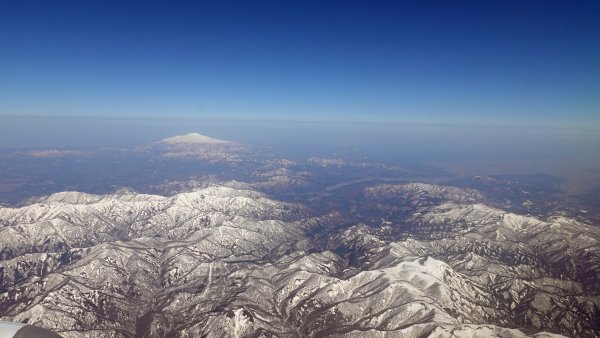 鳥海山が徐々に後ろに